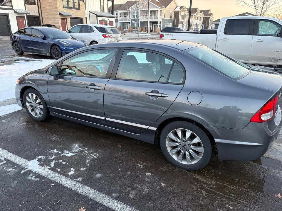 2010 Honda Civic 8th Gen - Image 4 of 12