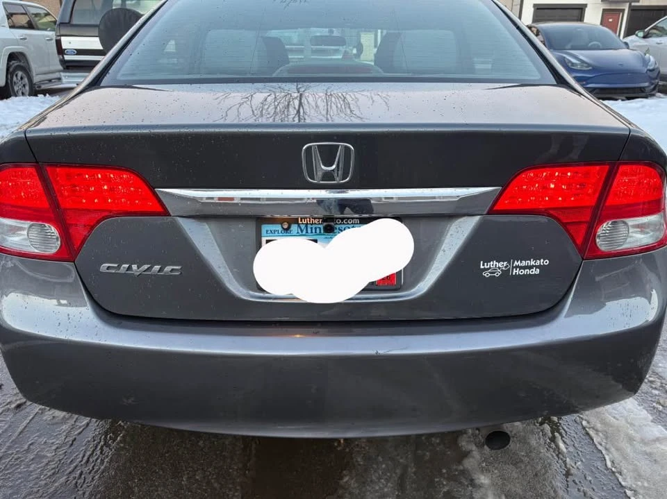 2010 Honda Civic 8th Gen - Image 2 of 12