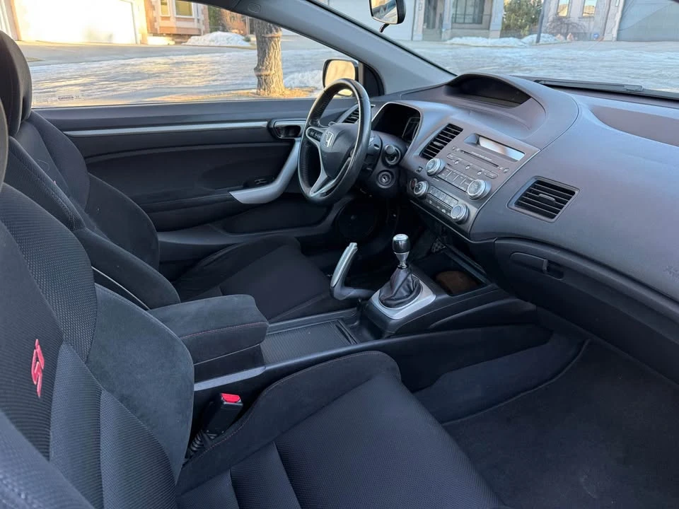 2010 Honda Civic Si 8th Gen - Image 6 of 9