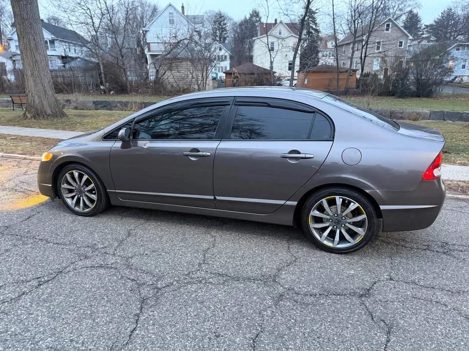 2010 Honda Civic 8th Gen - Image 5 of 7