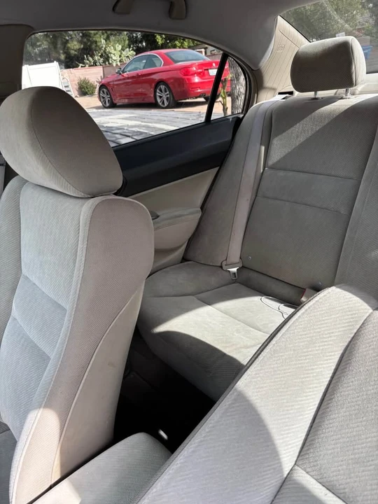 2010 Honda Civic 8th Gen - Image 6 of 9