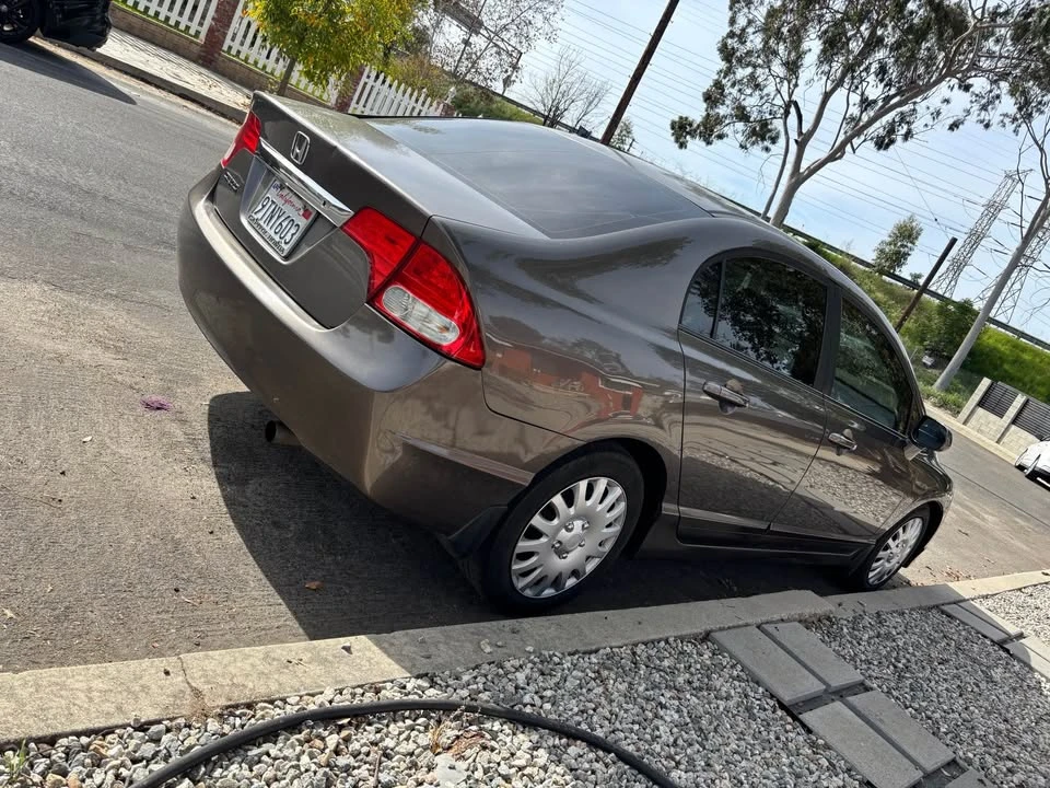 2010 Honda Civic 8th Gen - Image 5 of 9