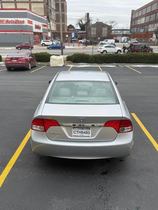 2010 Honda Civic 8th Gen - Image 7 of 8