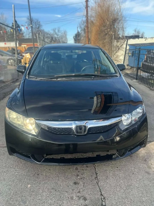 2010 Honda Civic 8th Gen - Image 3 of 10