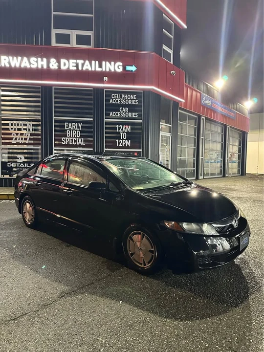 2010 Honda Civic 8th Gen - Image 2 of 7