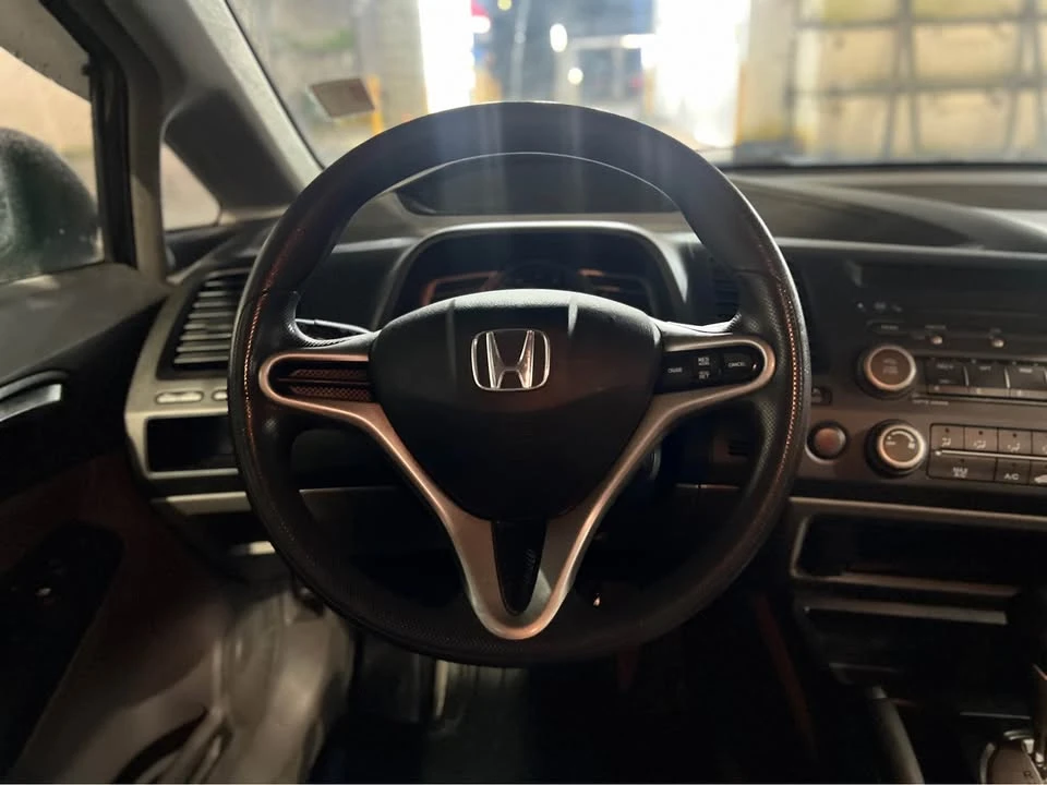 2010 Honda Civic 8th Gen - Image 6 of 7