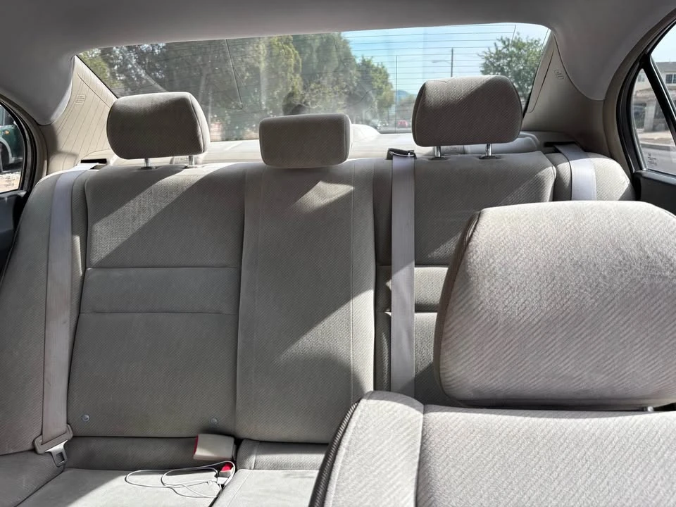 2010 Honda Civic 8th Gen - Image 7 of 9