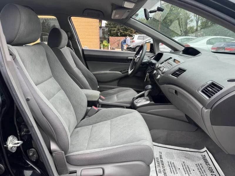 2010 Honda Civic 8th Gen - Image 12 of 19
