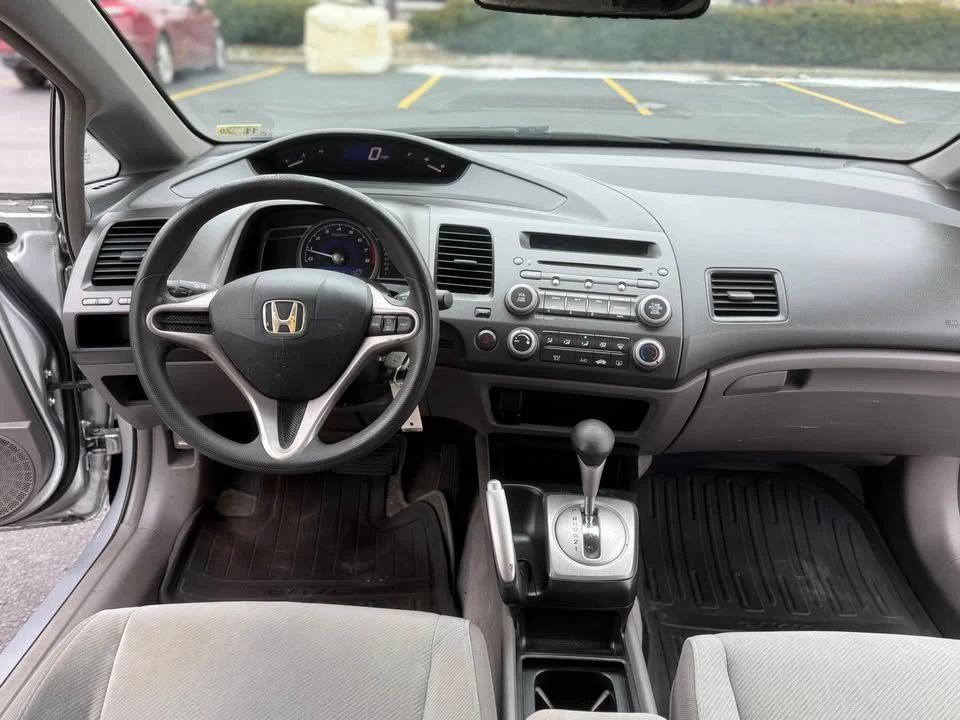 2010 Honda Civic 8th Gen - Image 6 of 8