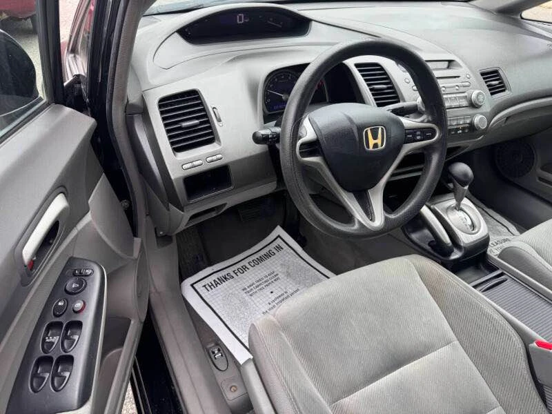 2010 Honda Civic 8th Gen - Image 9 of 19