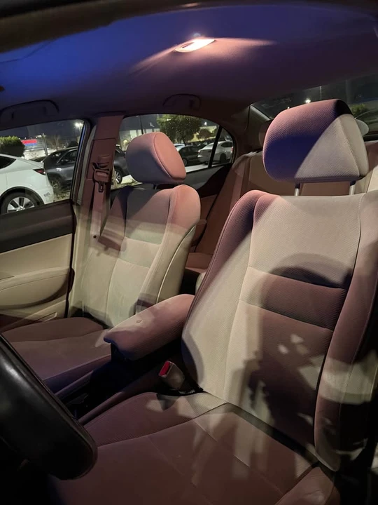 2010 Honda Civic 8th Gen - Image 5 of 8