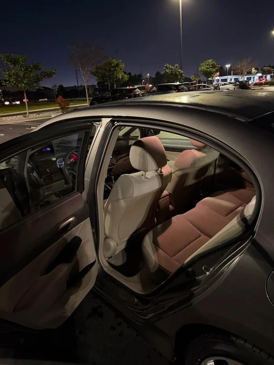 2010 Honda Civic 8th Gen - Image 6 of 8