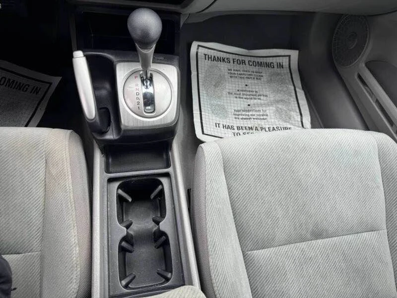 2010 Honda Civic 8th Gen - Image 16 of 19