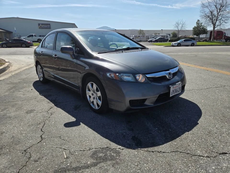2010 Honda Civic 8th Gen - Image 3 of 10