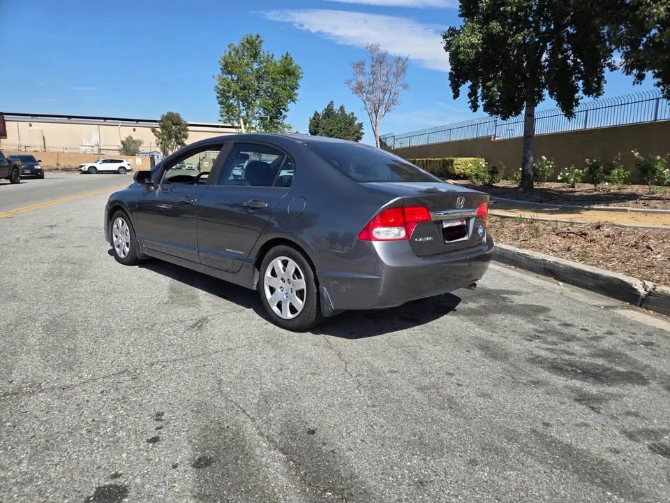 2010 Honda Civic 8th Gen - Image 5 of 10
