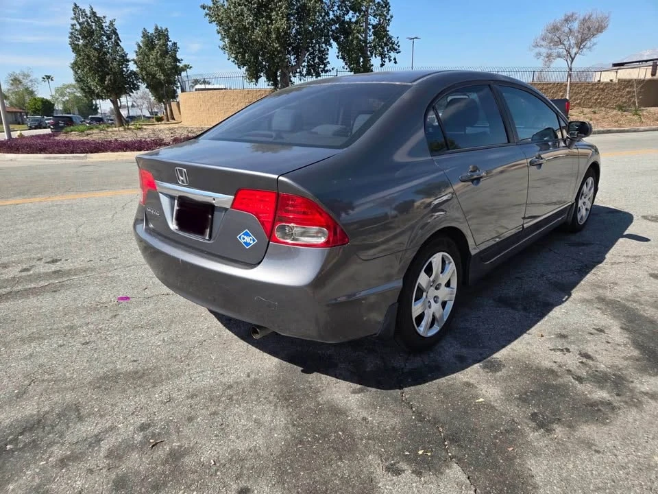 2010 Honda Civic 8th Gen - Image 4 of 10