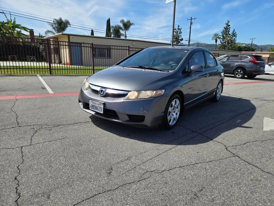 2010 Honda Civic 8th Gen - Image 3 of 7
