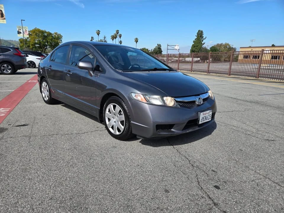 2010 Honda Civic 8th Gen - Image 2 of 7