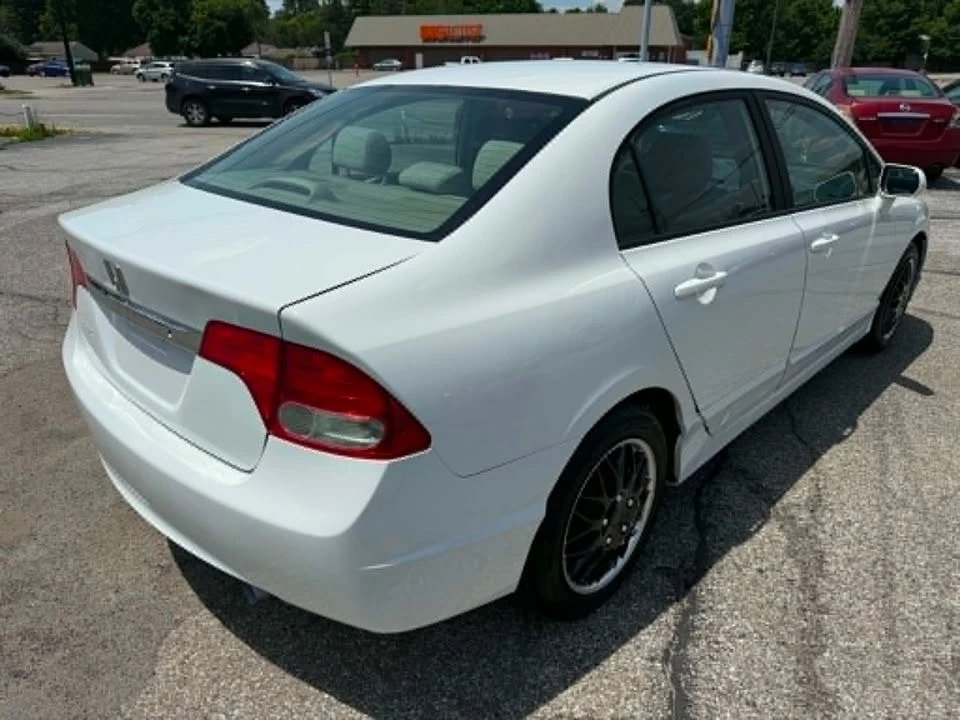 2010 Honda Civic 8th Gen - Image 4 of 15
