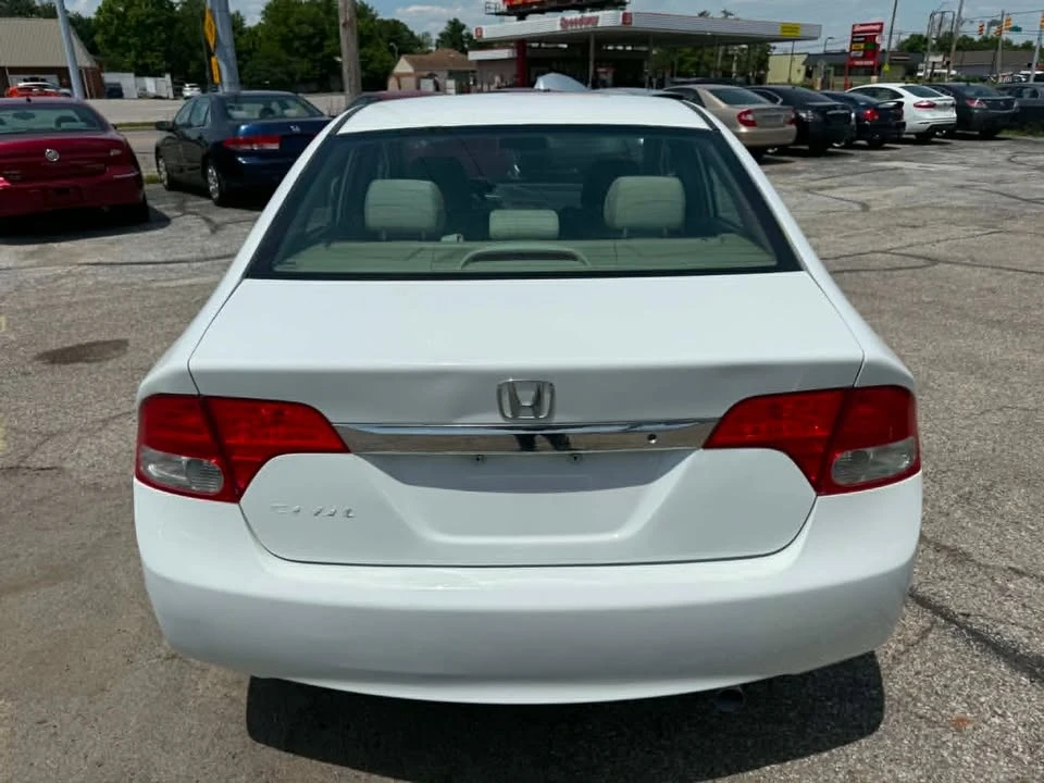 2010 Honda Civic 8th Gen - Image 5 of 15