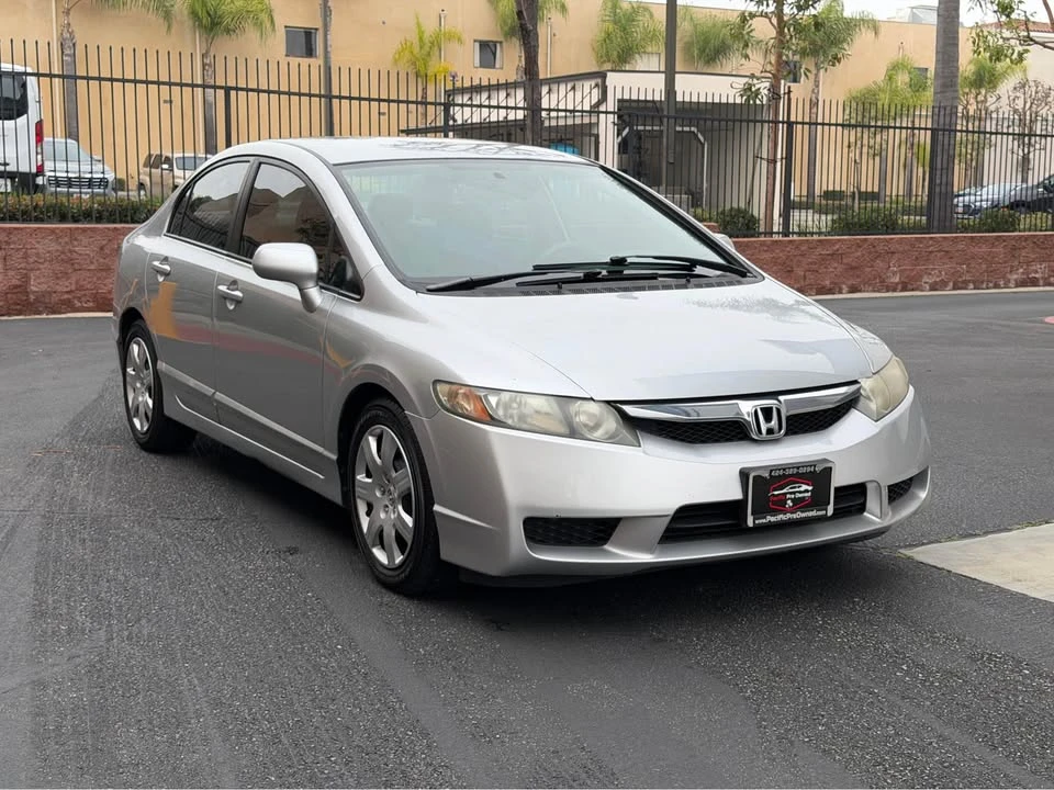 2010 Honda Civic 8th Gen - Image 3 of 19