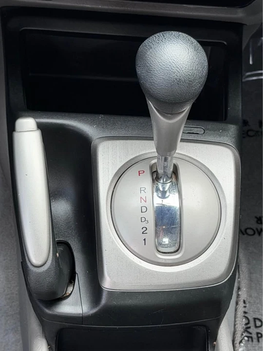 2010 Honda Civic 8th Gen - Image 16 of 19