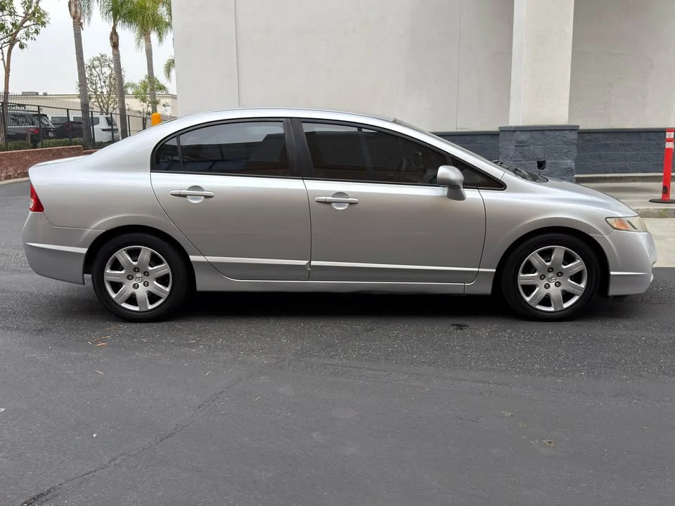 2010 Honda Civic 8th Gen - Image 5 of 19