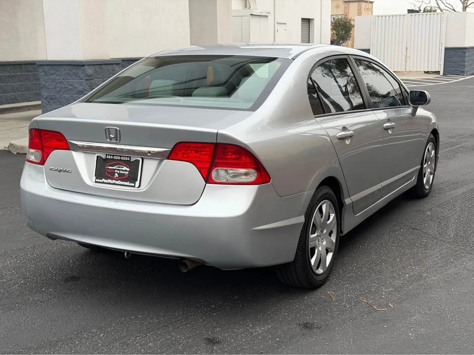 2010 Honda Civic 8th Gen - Image 6 of 19