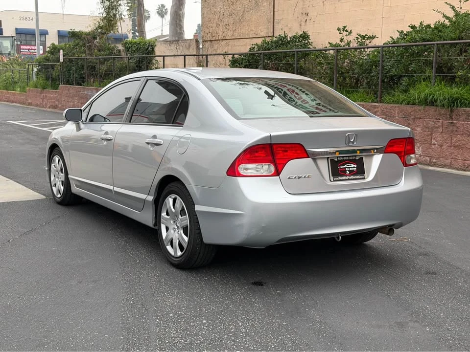 2010 Honda Civic 8th Gen - Image 8 of 19