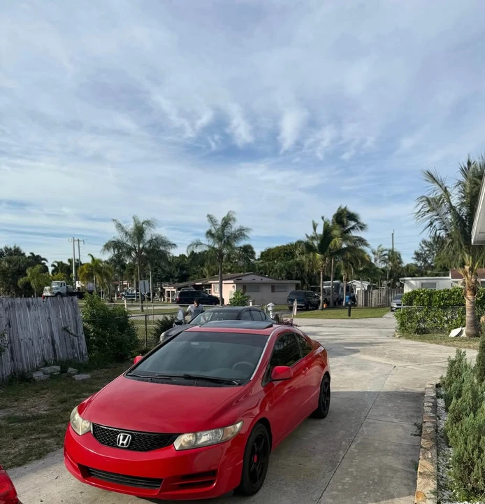 2010 Honda Civic 8th Gen - Image 3 of 6