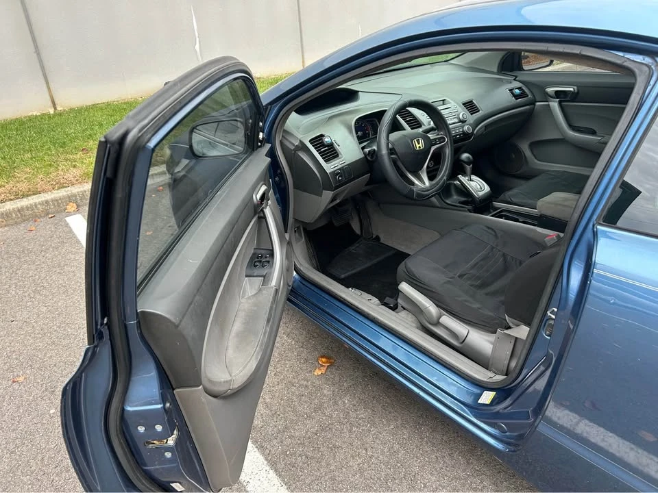 2010 Honda Civic 8th Gen - Image 5 of 10