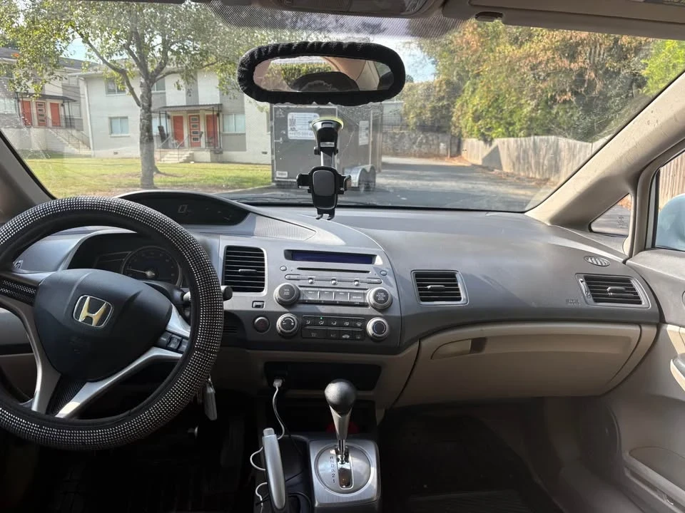 2010 Honda Civic 8th Gen - Image 6 of 8