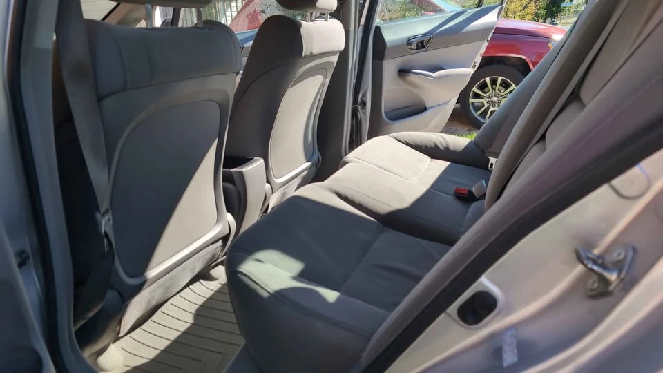 2010 Honda Civic 8th Gen - Image 5 of 11