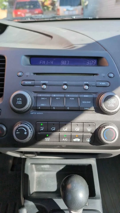 2010 Honda Civic 8th Gen - Image 10 of 11