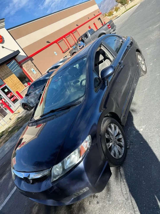 2010 Honda Civic 8th Gen - Image 4 of 4