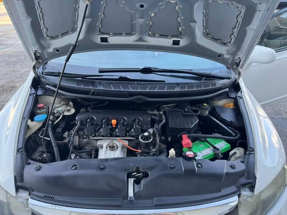 2010 Honda Civic 8th Gen - Image 3 of 3