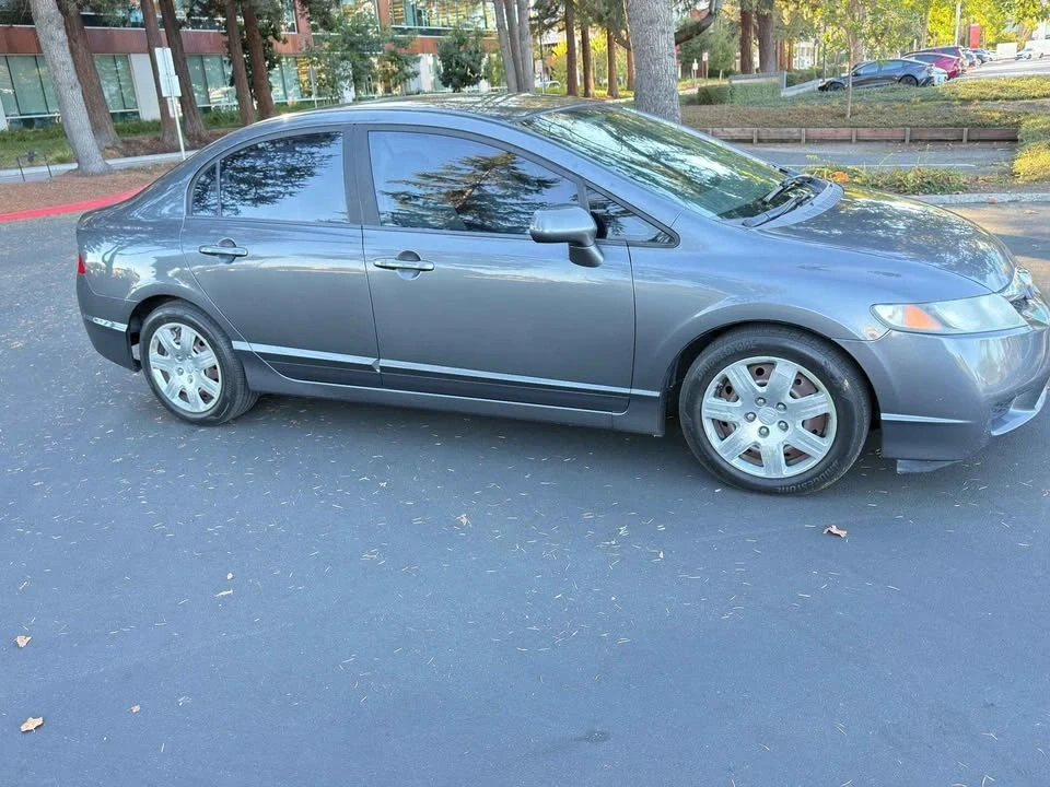 2010 Honda Civic 8th Gen - Image 5 of 8