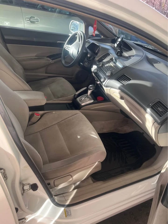 2010 Honda Civic 8th Gen - Image 6 of 11