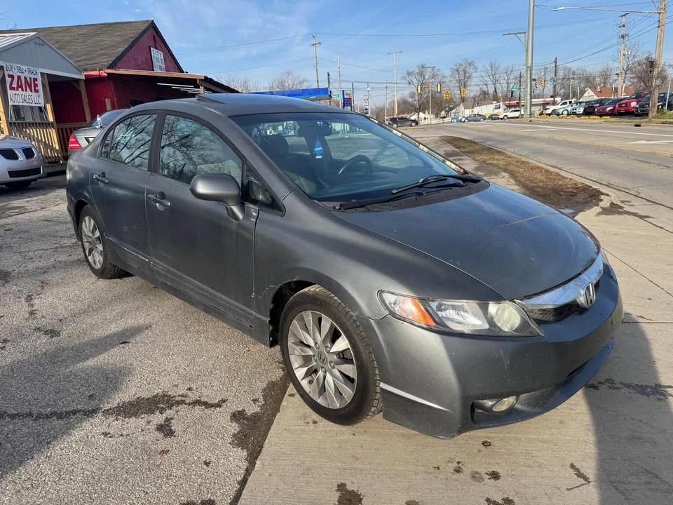2010 Honda Civic 8th Gen - Image 3 of 13