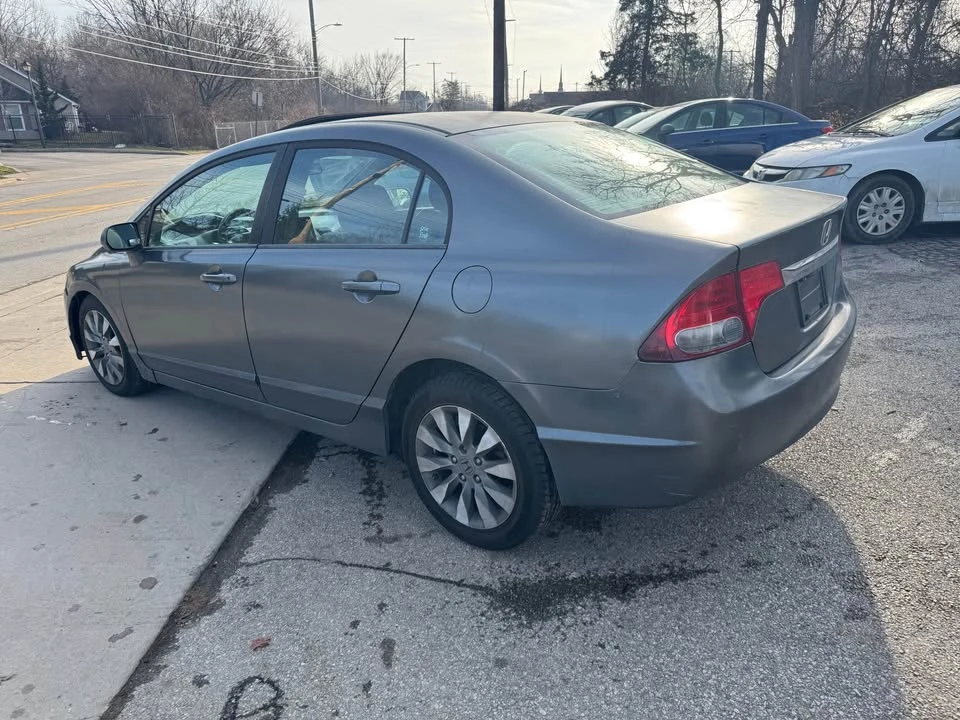 2010 Honda Civic 8th Gen - Image 5 of 13