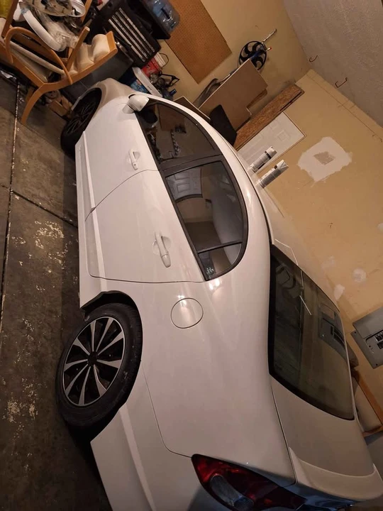 2010 Honda Civic 8th Gen - Image 3 of 6