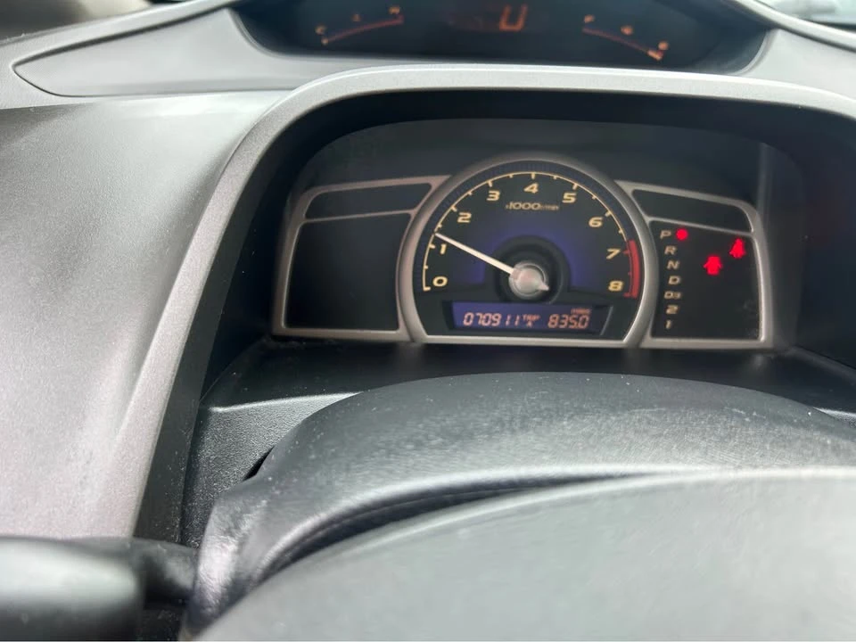 2010 Honda Civic 8th Gen - Image 4 of 13