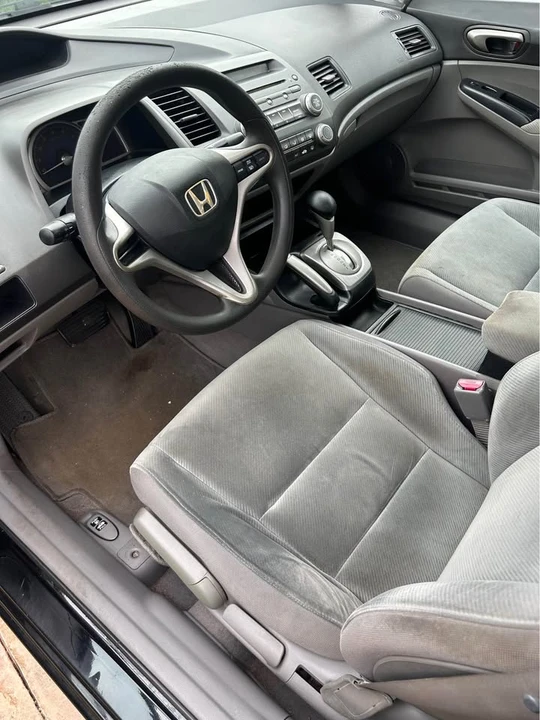 2010 Honda Civic 8th Gen - Image 3 of 13