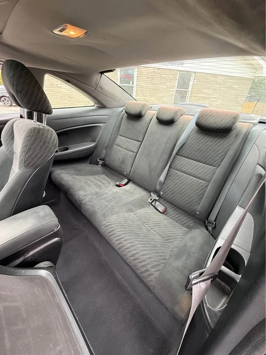 2010 Honda Civic 8th Gen - Image 18 of 20