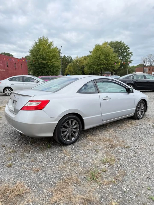 2010 Honda Civic 8th Gen - Image 8 of 20