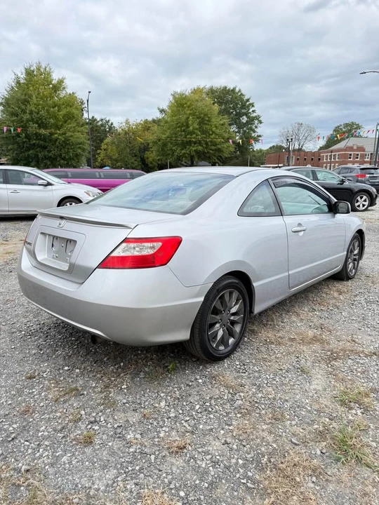 2010 Honda Civic 8th Gen - Image 7 of 20