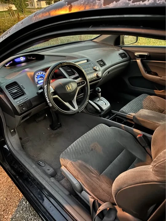 2010 Honda Civic 8th Gen - Image 5 of 10