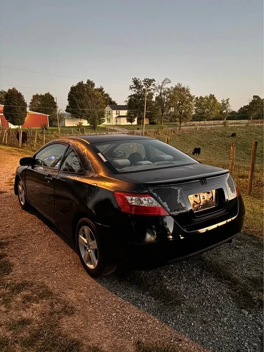 2010 Honda Civic 8th Gen - Image 4 of 10
