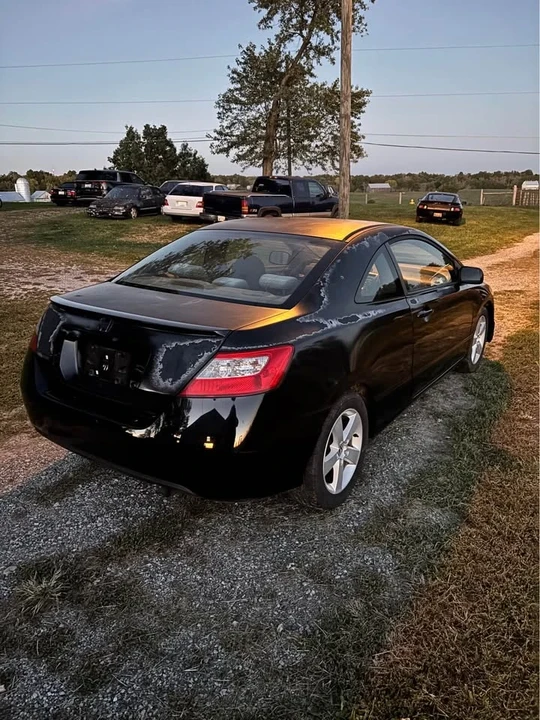 2010 Honda Civic 8th Gen - Image 3 of 10