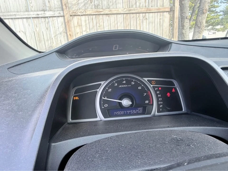 2010 Honda Civic 8th Gen - Image 3 of 9